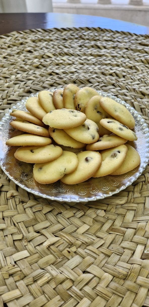 Homemade Persian Raisin Cookies